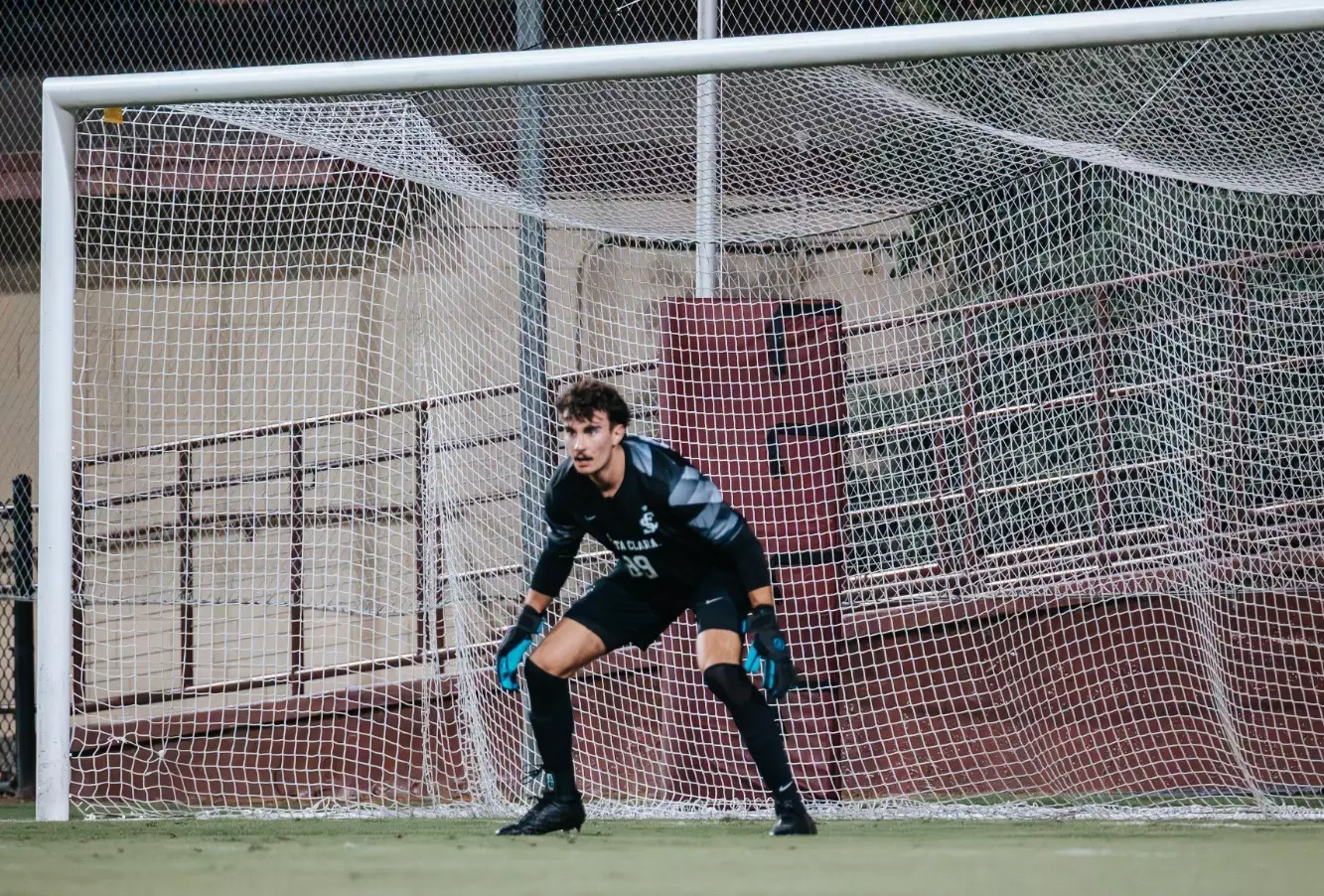 Jackson Ozburn making a save