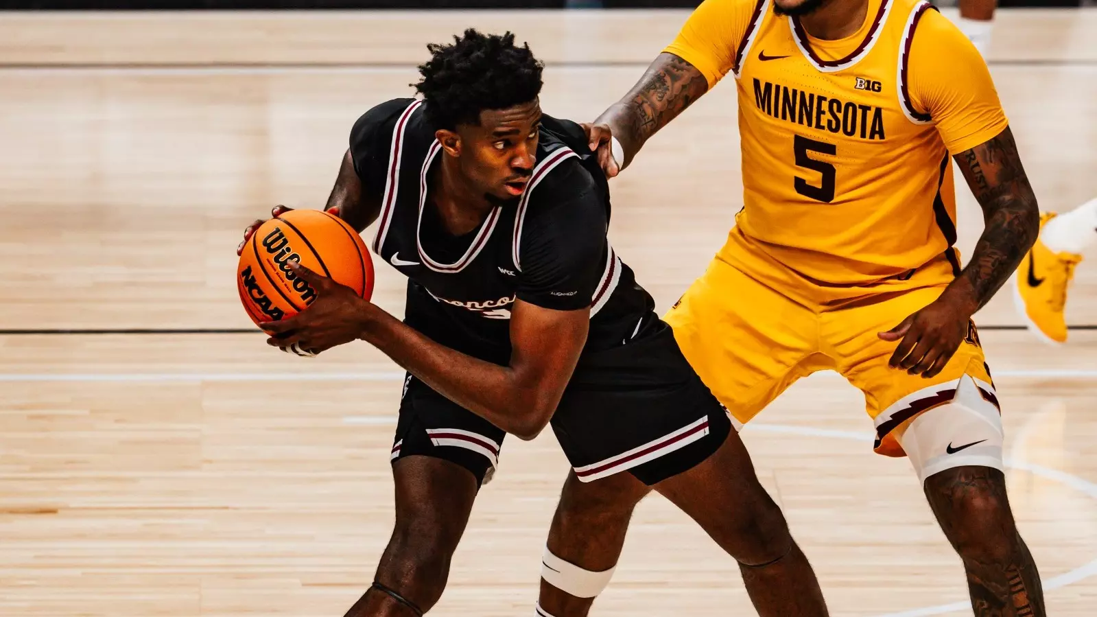 Francis Chukwudebelu competing on the court